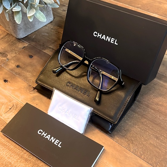 EUC Chanel Eyeglasses ❤️ - Picture 1 of 5